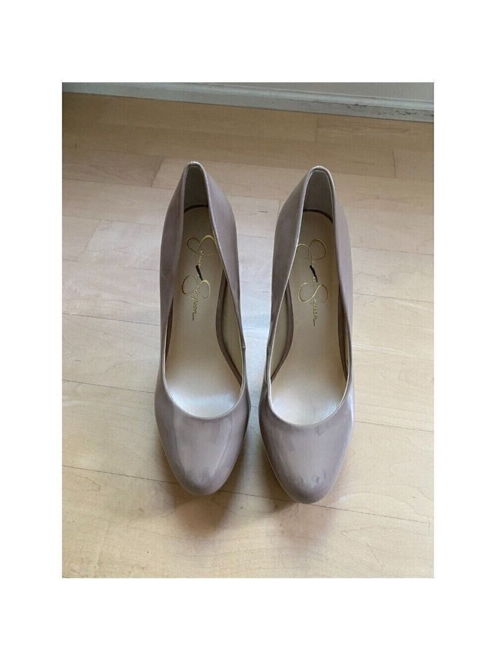 Jessica Simpson "Nellah" patent platform heel sz 9 NEW -FLAW - mark on front